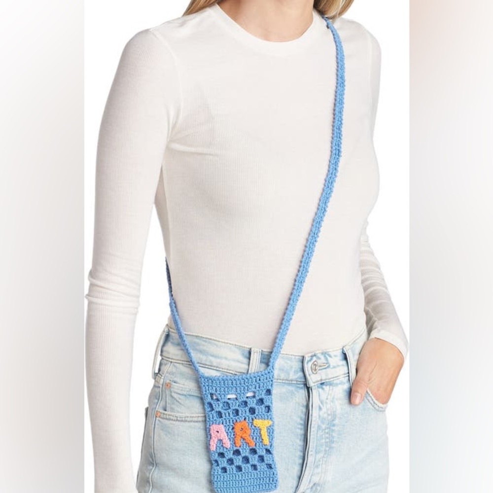 VENESSA ARIZAGA ART CROCHET CELL PHONE CROSSBODY BAG BLUE NWOT